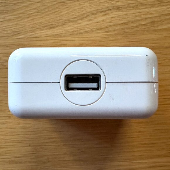 Apple Power Supplies: iPod USB Power Adapter, Model A1102, OEM, Circa 2005 - Picture 5 of 12